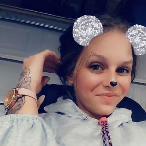 Meet your Posher, Dee